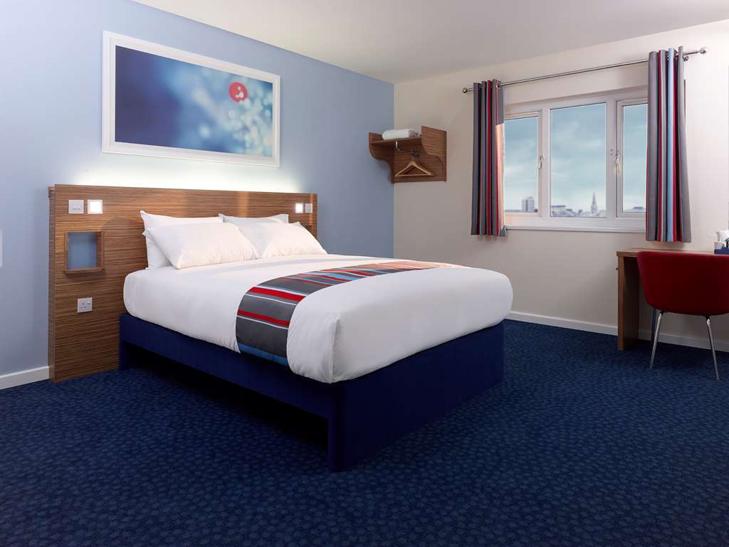 Travelodge Reading Whitley Номер фото