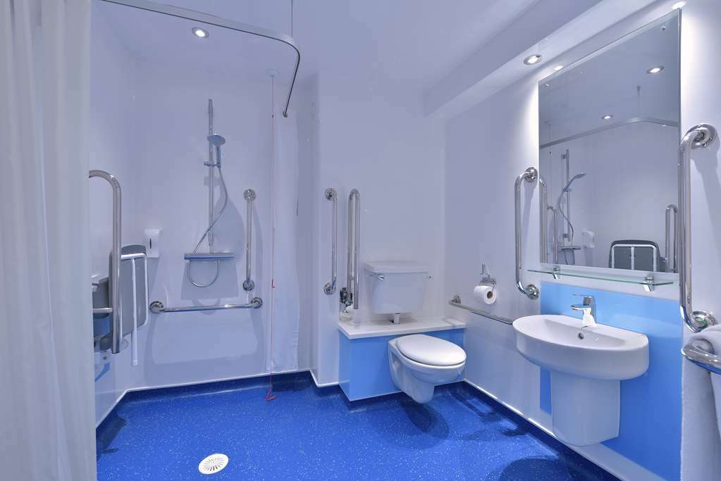 Travelodge Reading Whitley Номер фото