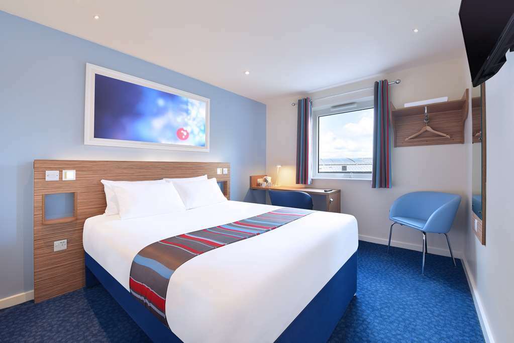 Travelodge Reading Whitley Номер фото